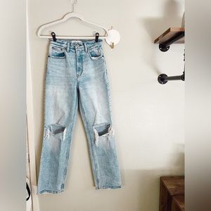 Abercrombie & Fitch Ultra High Rise 90s Straight Jean Size 26/2S worn once